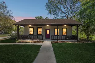 401 Rivers St, Smithville, TX 78957 - Photo 1