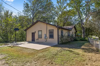 401 Rivers Street, Smithville, TX 78957 - Photo 8