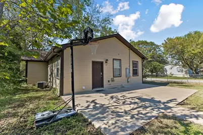401 Rivers Street, Smithville, TX 78957 - Photo 6