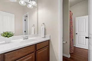 407 W Metcalfe St, Hutto, TX 78634 - Photo 32
