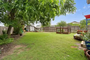 407 W Metcalfe St, Hutto, TX 78634 - Photo 36