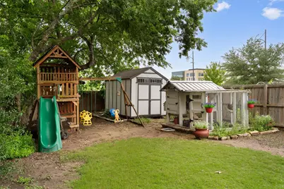 407 W Metcalfe Street, Hutto, TX 78634 - Photo 2