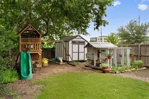 407 W Metcalfe St, Hutto, TX 78634 - Photo 2