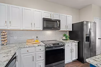 407 W Metcalfe Street, Hutto, TX 78634 - Photo 8