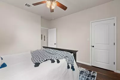 407 W Metcalfe Street, Hutto, TX 78634 - Photo 18