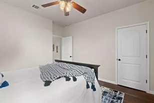 407 W Metcalfe St, Hutto, TX 78634 - Photo 18