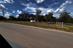 400 Ride Out Blvd, Elgin, TX 78621 - Photo 8