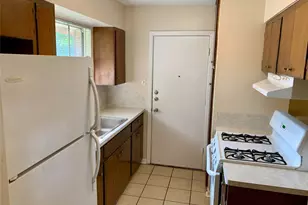 400 Tilbury Ln, Austin, TX 78745 - Photo 4