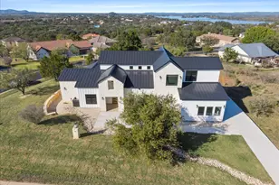 102 Mountain Home Rd, Horseshoe Bay, TX 78657 - Photo 2