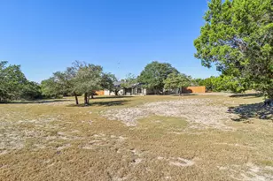 205 Northwood Hills Dr, Fredericksburg, TX 78624 - Photo 2
