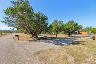 205 Northwood Hills Dr Dr, Fredericksburg, TX 78624 - Photo 4