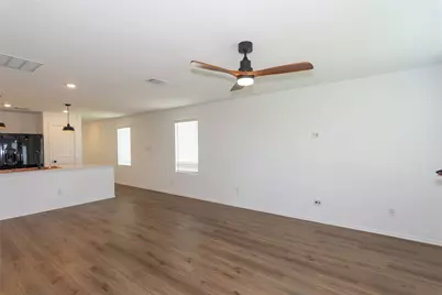 548 Rancho Del Cielo Loop, Jarrell, TX 76537 - Photo 12