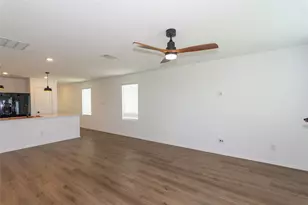 548 Rancho Del Cielo Loop, Jarrell, TX 76537 - Photo 12