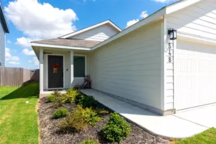 548 Rancho Del Cielo Loop, Jarrell, TX 76537 - Photo 2