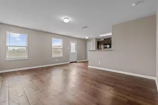 405 Yearwood Ln, Jarrell, TX 76537 - Photo 4