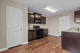 405 Yearwood Ln, Jarrell, TX 76537 - Photo 8