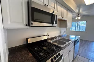 1010 W 23rd St, Austin, TX 78705 - Photo 8