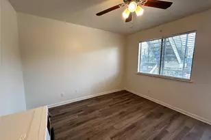 1010 W 23rd St, Austin, TX 78705 - Photo 4