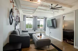 2401 E 6th St, Austin, TX 78702 - Photo 6
