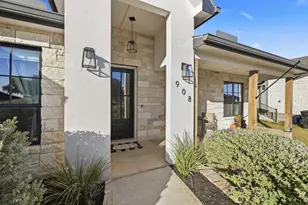 908 Smokey Oak Dr Dr, Fredericksburg, TX 78624 - Photo 2