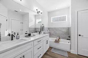 908 Smokey Oak Dr Dr, Fredericksburg, TX 78624 - Photo 18