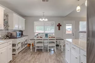 700 Indian Blanket St, Lockhart, TX 78644 - Photo 10