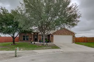 700 Indian Blanket St, Lockhart, TX 78644 - Photo 2