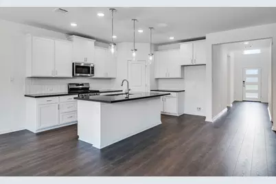 201 Beartooth Way, Hutto, TX 78634 - Photo 2