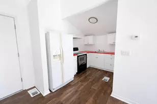 212 Lessin Ln, Austin, TX 78704 - Photo 2