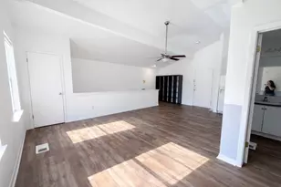 212 Lessin Ln, Austin, TX 78704 - Photo 4