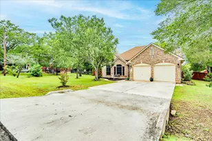 210 Meadow Woods Dr, Kyle, TX 78640 - Photo 8