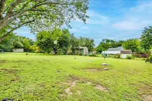 210 Meadow Woods Dr, Kyle, TX 78640 - Photo 32