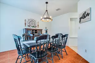 210 Meadow Woods Dr, Kyle, TX 78640 - Photo 4