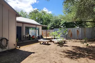2006 E 13th St, Austin, TX 78702 - Photo 6