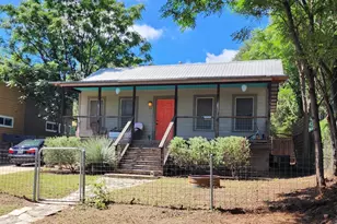 2006 E 13th St, Austin, TX 78702 - Photo 2