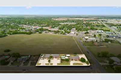 1030 S Guadalupe Street, Lockhart, TX 78644 - Photo 14