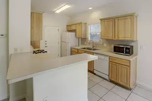 308 Blackson Ave, Austin, TX 78752 - Photo 2