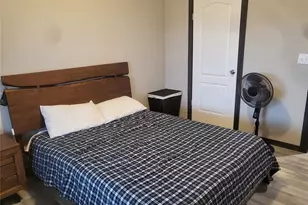 192 Lazy River Ln, Elgin, TX 78621 - Photo 10