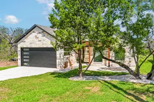 418 Bedford Dr, Spicewood, TX 78669 - Photo 2