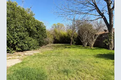 113 Royal Street, Taylor, TX 76574 - Photo 2