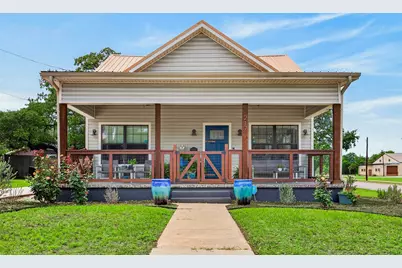 217 N Walnut Avenue N, Luling, TX 78648 - Photo 2