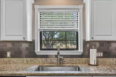 217 N Walnut Avenue N, Luling, TX 78648 - Photo 12