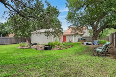 217 N Walnut Avenue N, Luling, TX 78648 - Photo 34