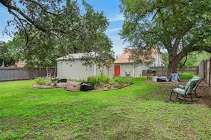 217 N Walnut Ave N, Luling, TX 78648 - Photo 34