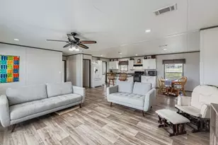 130 Zafiro Ln, Del Valle, TX 78617 - Photo 6