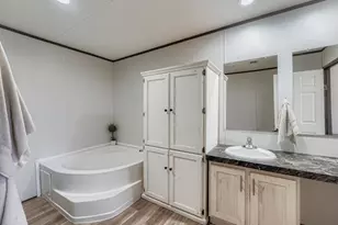 130 Zafiro Ln, Del Valle, TX 78617 - Photo 18