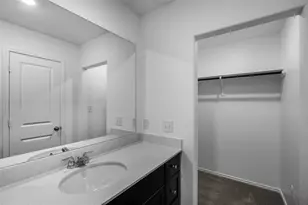 61 Trinity Cir, Lockhart, TX 78644 - Photo 8
