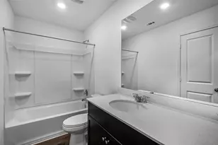 61 Trinity Cir, Lockhart, TX 78644 - Photo 10