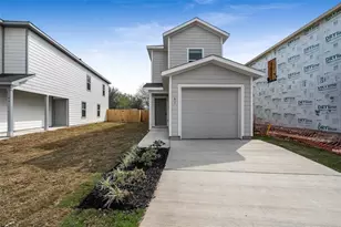 61 Trinity Cir, Lockhart, TX 78644 - Photo 1