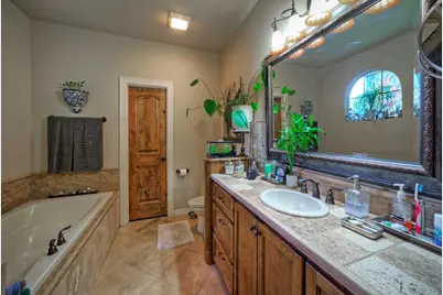 15705 Wildwood Trl, Austin, TX 78734 - Photo 14